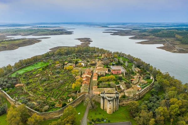 20 lugares abandonados de España que siguen siendo espectaculares