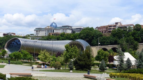 Tbilisi, la sorprendente capital de Georgia