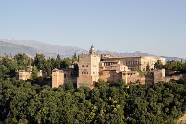 La Alhambra, el monumento que enamora desde hace siglos