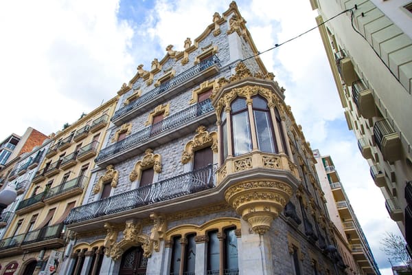 Descubriendo la ruta de Gaudí y el modernismo en Tarragona