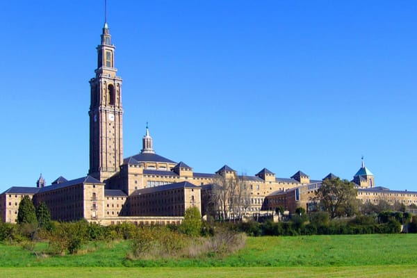 Universidad Laboral, una joya arquitectónica de Asturias