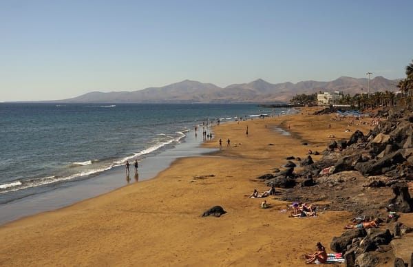 Los destinos con playa más baratos de España