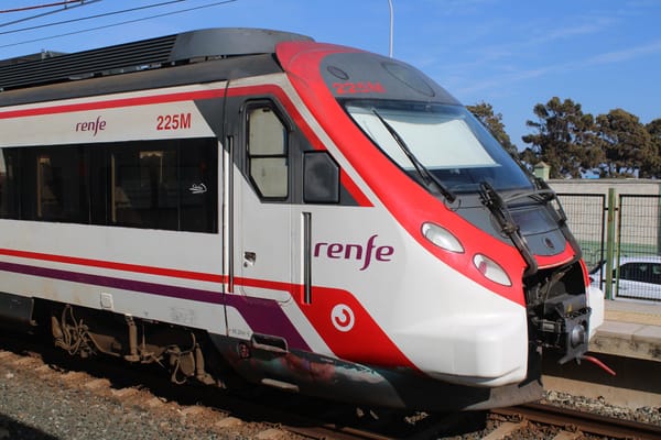 Renfe, la historia de los ferrocarriles en España