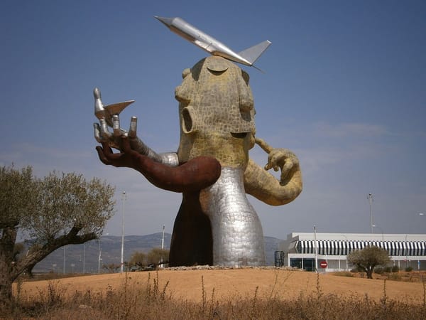 ¡Qué horror! Alucina con las esculturas más feas de España