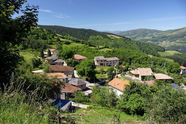 Recorriendo la ruta del Vino de Cangas en Asturias