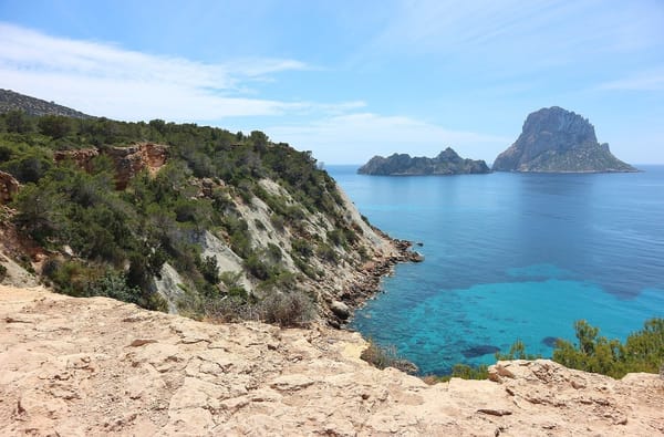 Las mejores calas y playas por descubrir en Ibiza