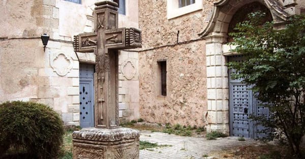 Descubriendo la leyenda de La Cruz del Diablo en Cuenca