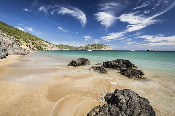 Escapada a Santa Eulalia: Descubre la joya escondida de Ibiza