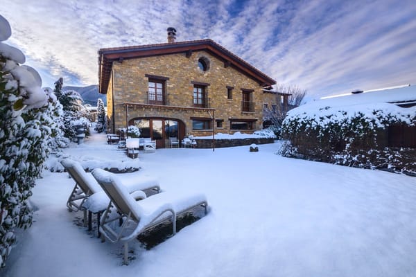 Tres hoteles con encanto para disfrutar de la montaña