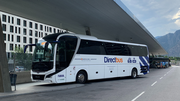 ¿Por qué elegir un bus directo para viajar de Barcelona a Andorra?